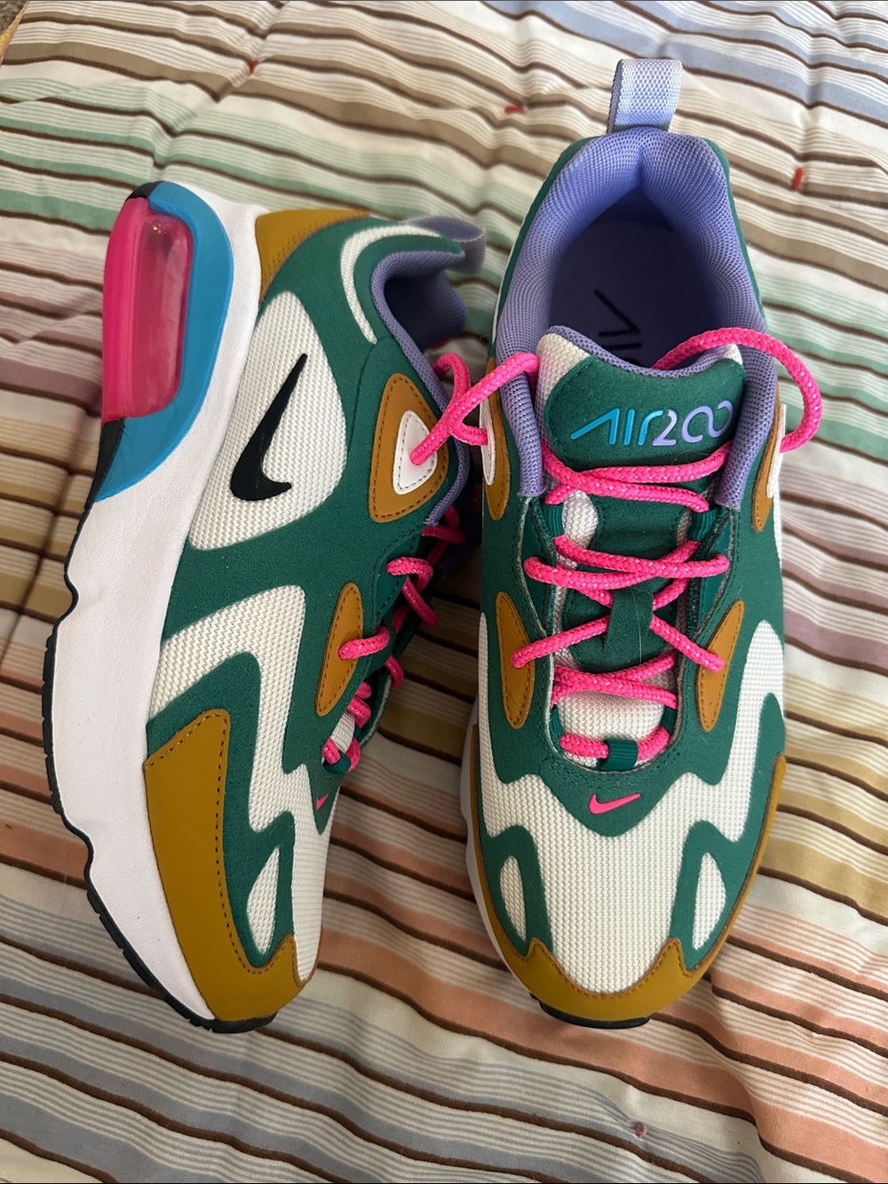 NWOT Nike Air Max 200